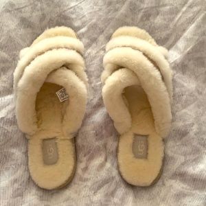 Ugg slippers size 10